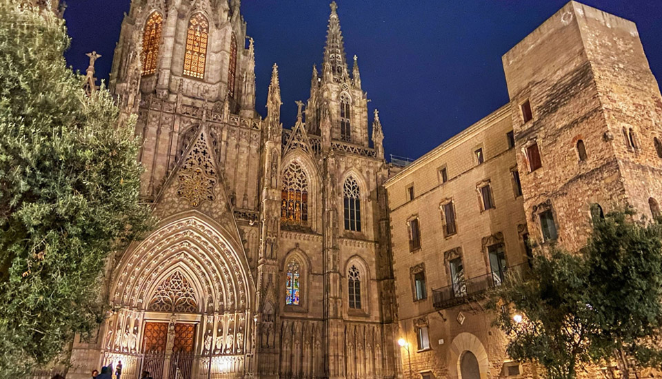 Conèixer BCN ofereix rutes al Barri Gòtic de Barcelona. Imatge de la catedral de Barcelona